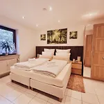 Tom's - Keine Monteure Apartmán *
