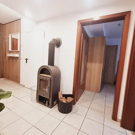 Tom's Apartment *