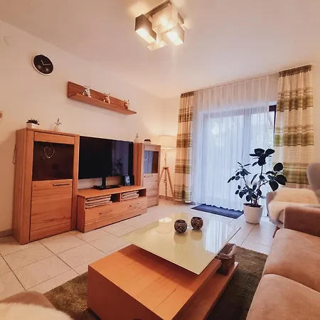 Apartment Tom's